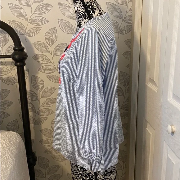 Vineyard Vines Savannah Blue & Pink Coral Embroidered Seersucker popover tunic - Picture 4 of 8